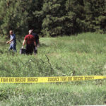 Investigadores y equipo forense reúnen evidencia2. ©New Dominion Pictures, LLC
